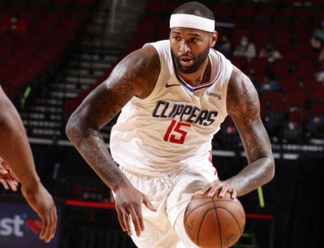 足球运动中 足球运动中