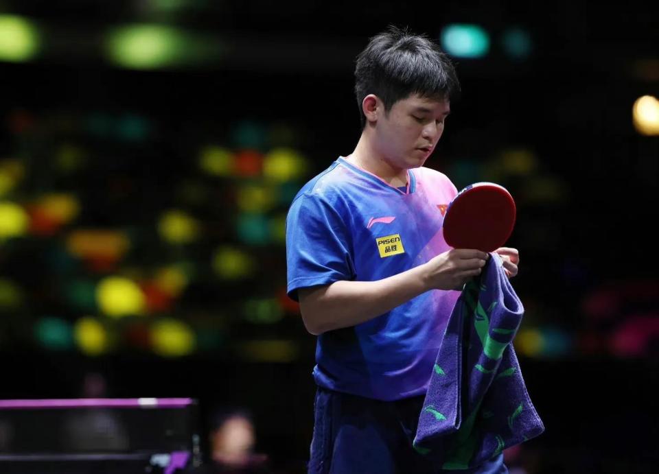 长台拼抢 长台拼抢